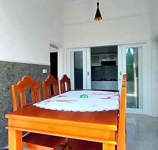 Twin Flower Bed & Breakfast 4*